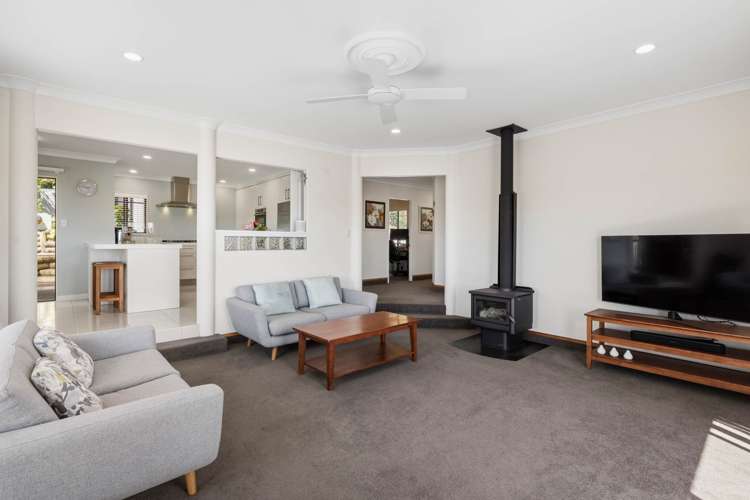 6 Village Way Welcome Bay_4