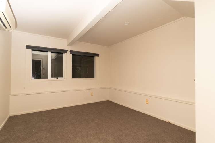 1/2 Karapiti Place Glen Eden_5