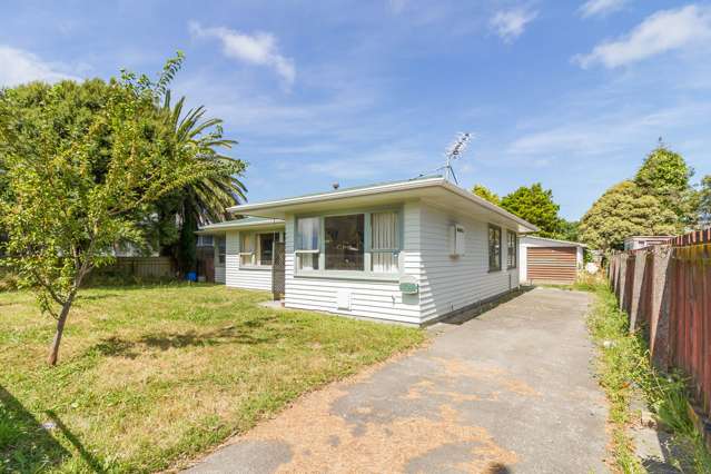 46 Parkway Wainuiomata_4