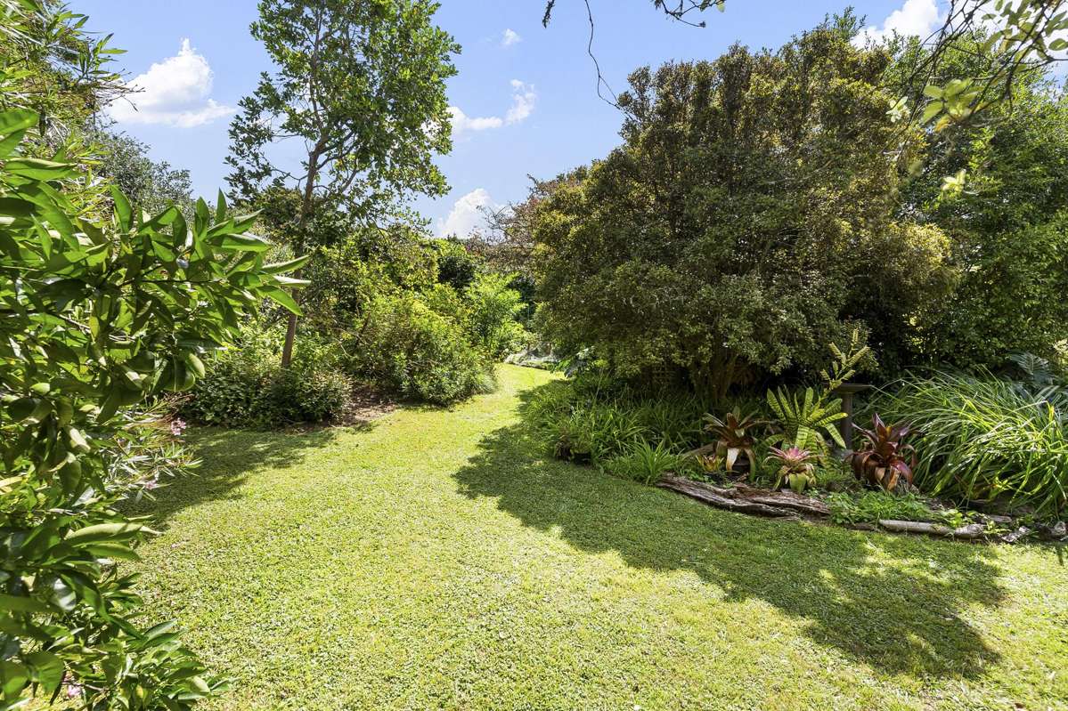 221-223 Queens Road_1