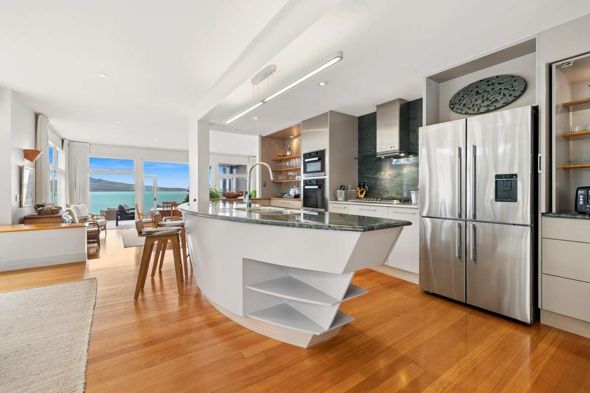 20 Hamana Street, Narrow Neck_4