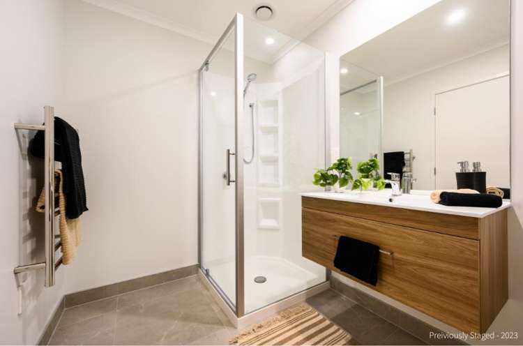 8 Orawahi Road Glenbrook_16