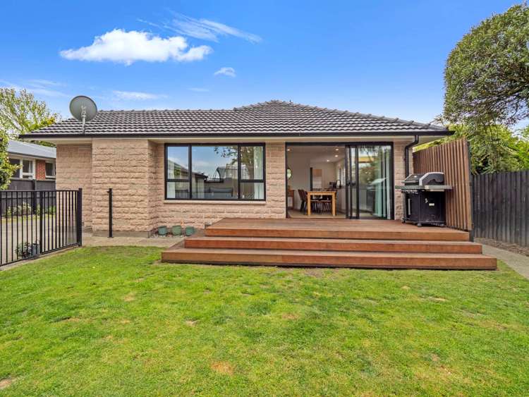 53 Woodbury Street Russley_22