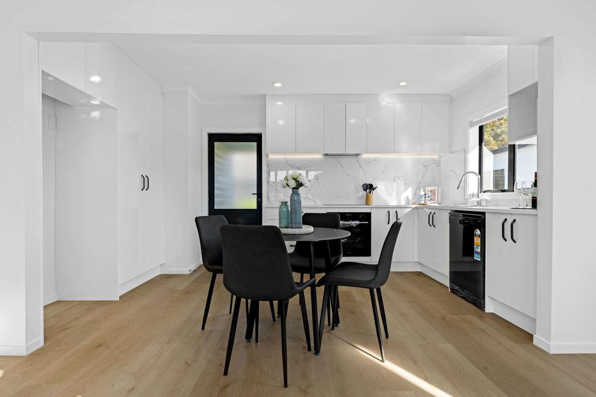 29 Railway Street West_3