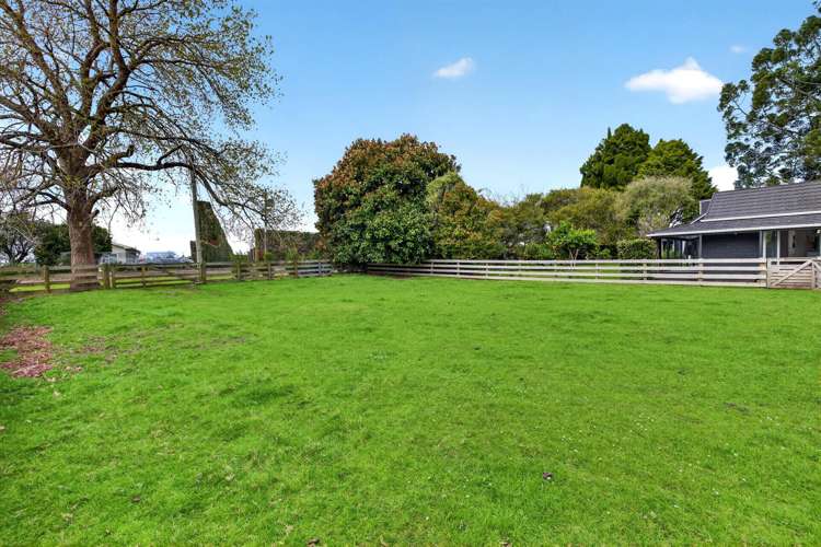806 Waitakere Road Kumeu_35