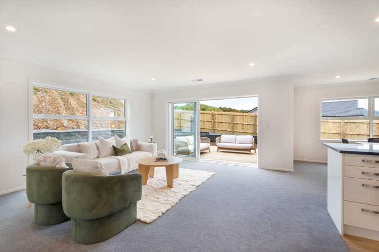 83 Queen Charlotte Drive Aotea_8