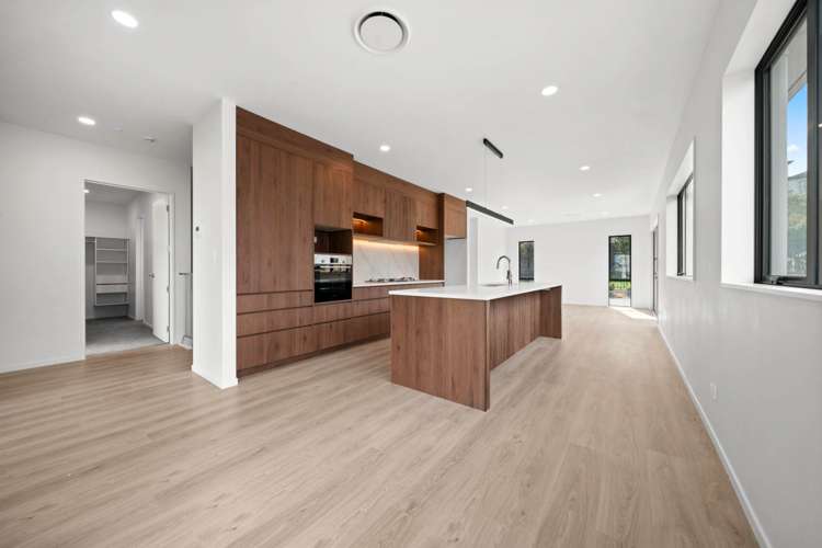 82 Arran Drive Silverdale_5