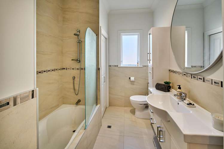 113 Austin Street Mount Victoria_11