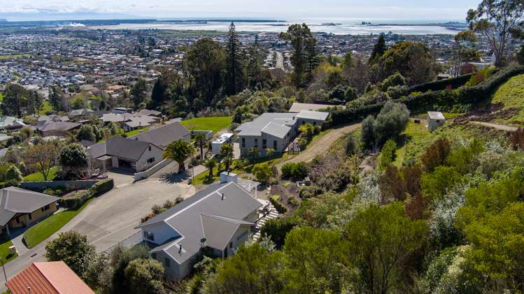 24 Hillplough Heights Richmond_32