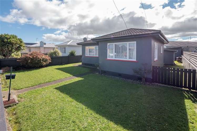 8 Wellington Street Hawera_9