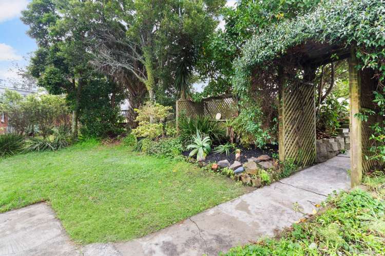 612 Glenfield Road Totara Vale_34