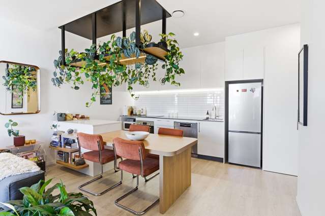 City Living with Style - Comes Fully Furnished