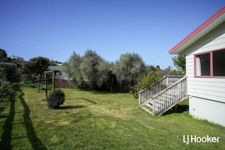 8 Koutunui Road Athenree_21