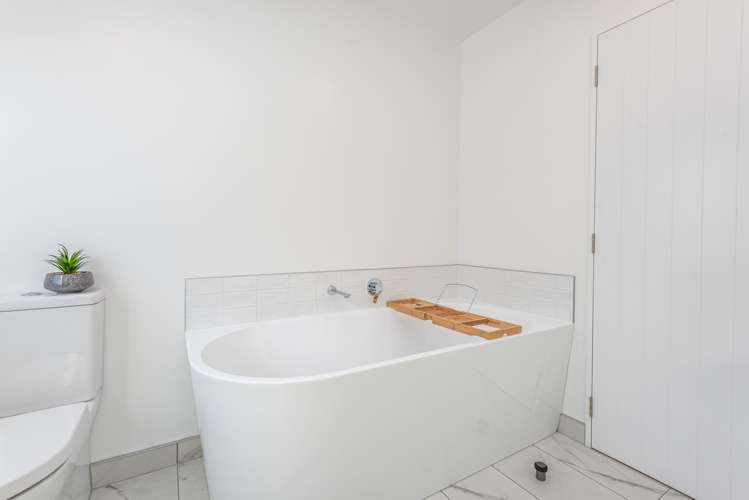 7 Kakapo Lane Redwood_14