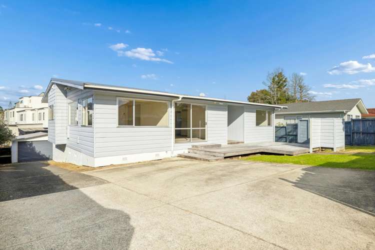 67 Meadway Sunnyhills_1