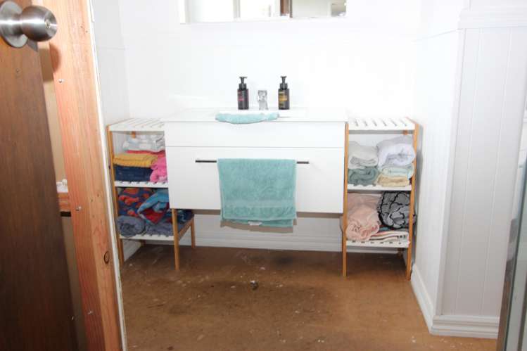 4 Perkins Street Tisbury_14