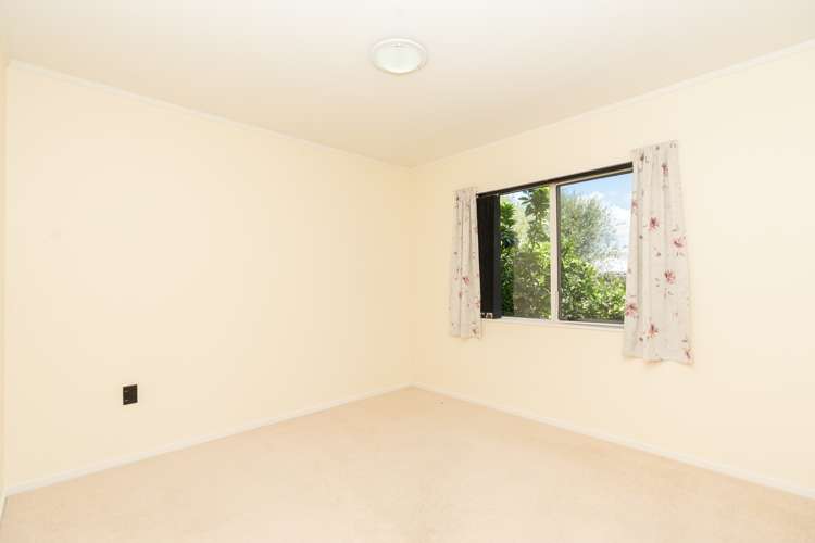 96 Dixon Road Glenview_10