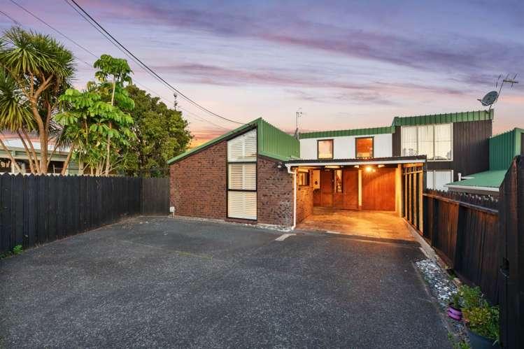 2/199 Glenfield Road Hillcrest_30