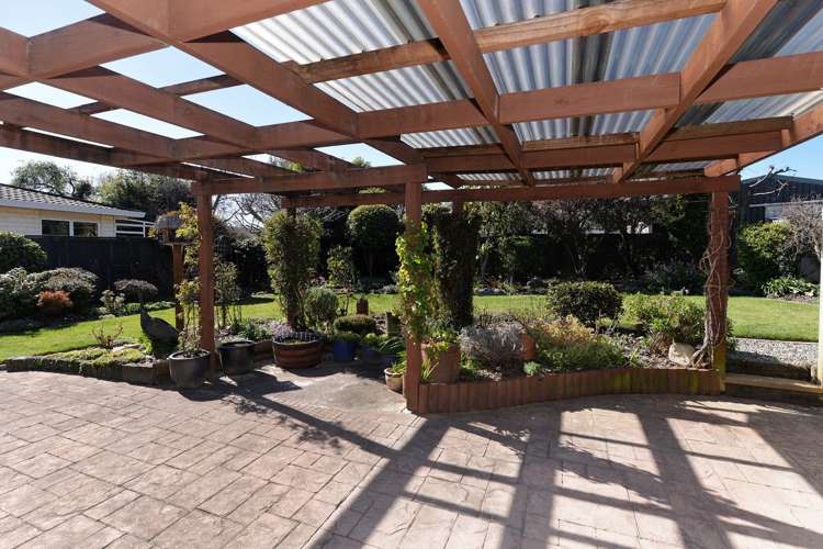 36 Farnham Drive Richmond_16