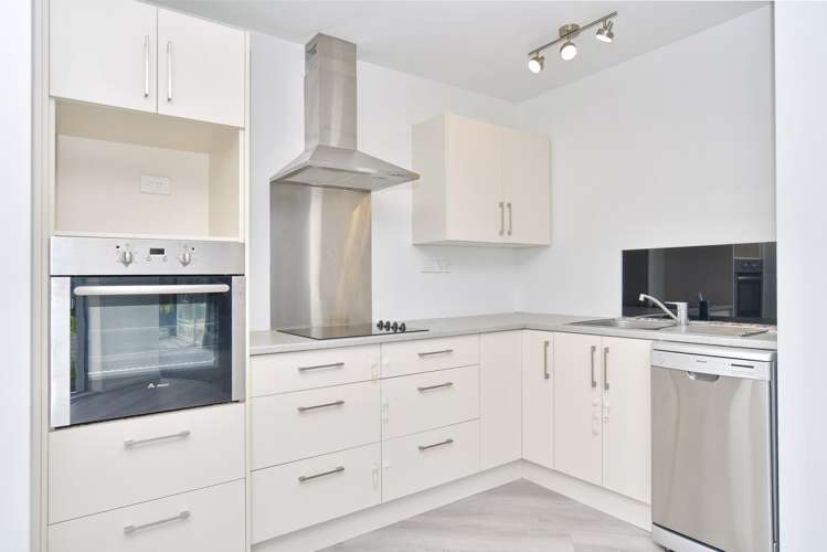 190 Richmond Hill Road Richmond Hill_9