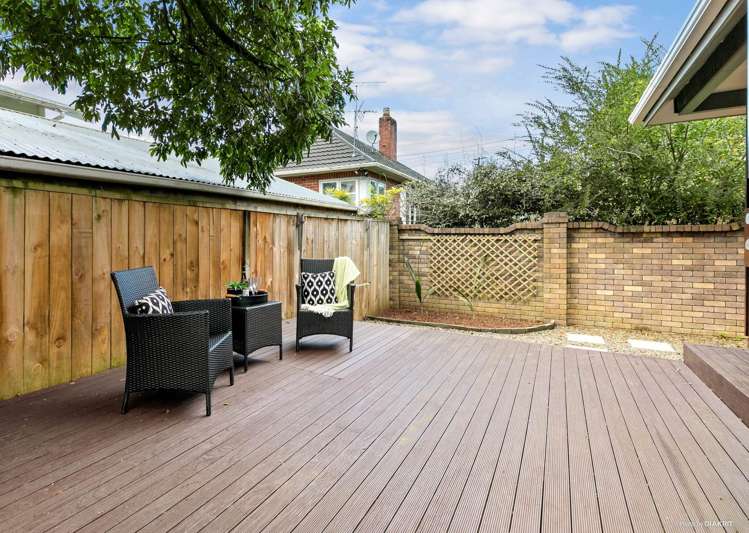 152 The Drive Epsom_17