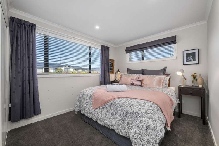 6 Spitfire Drive Burleigh_21