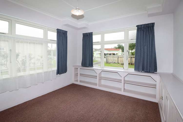 204 High Street South Carterton_14