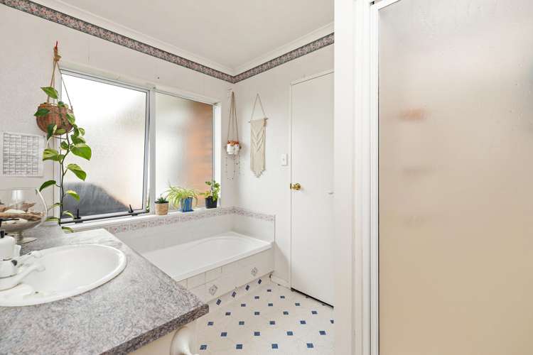 9 Jacinda Close Pyes Pa_13