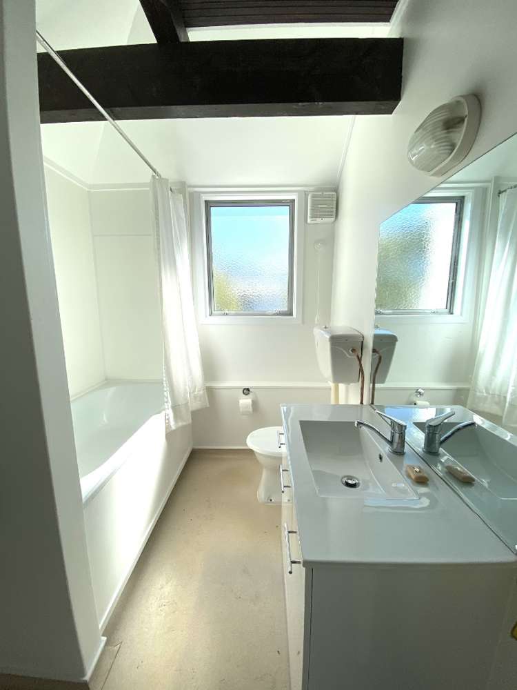 126 Akaroa Drive Maupuia_10