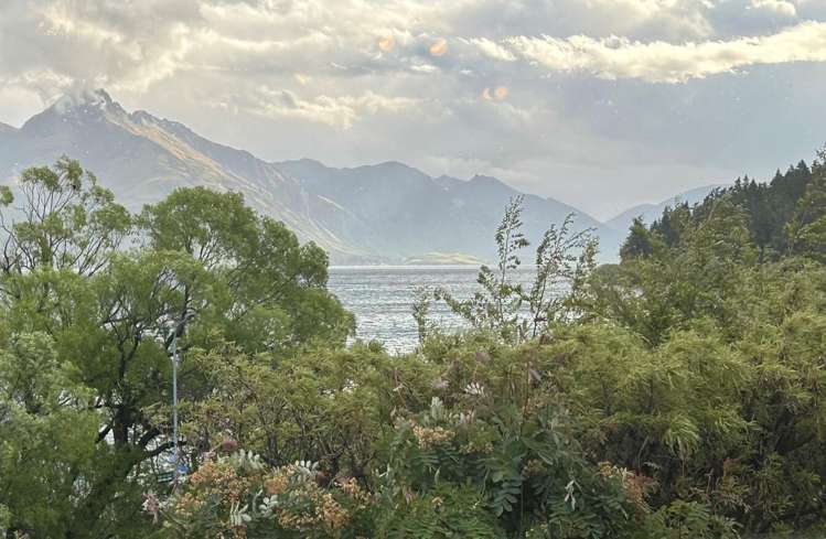 1 Suburb Street Queenstown_7