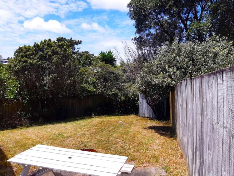 2/25 Jean Place Stanmore Bay_13