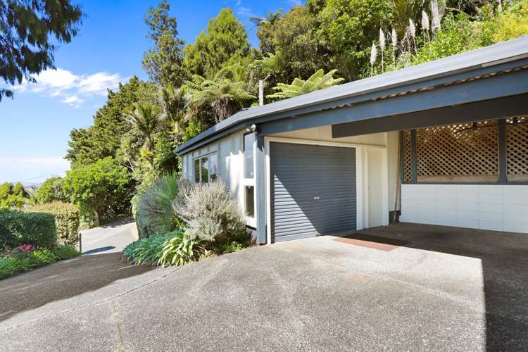 858 West Coast Road Waiatarua_24