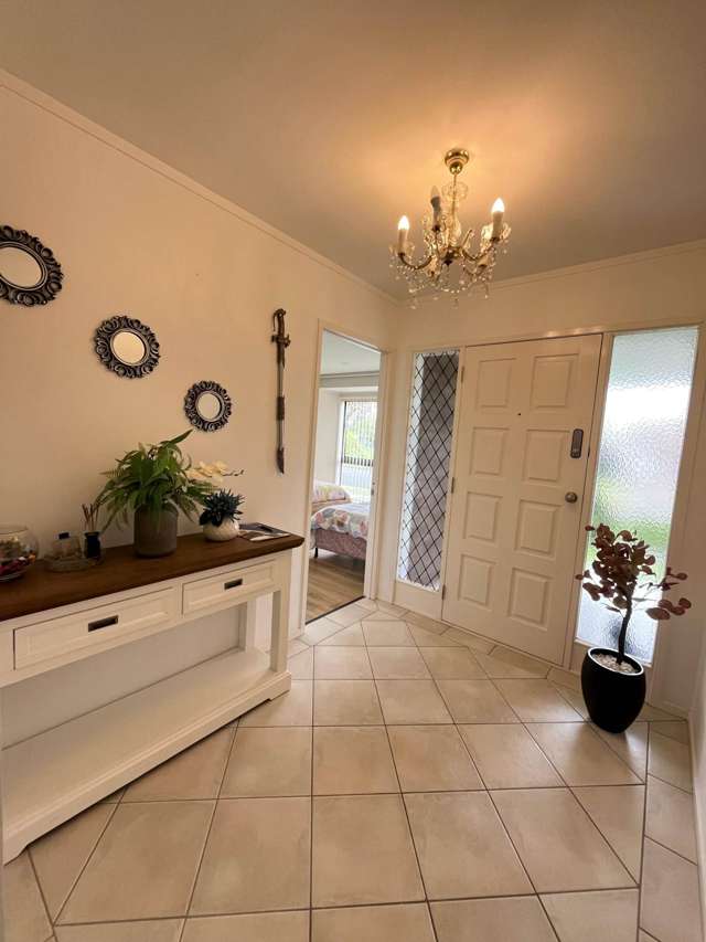 Conifer Grove Gem-Live Near the Sea