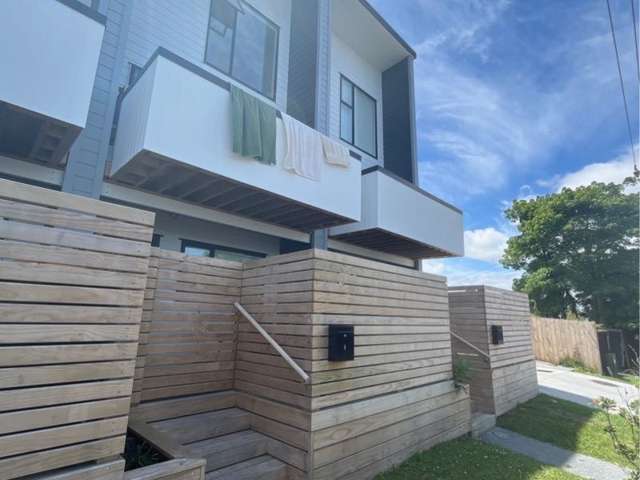 MODERN 3 BEDROOM