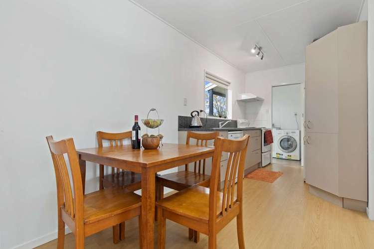 118 Old Farm Road Hamilton East_5