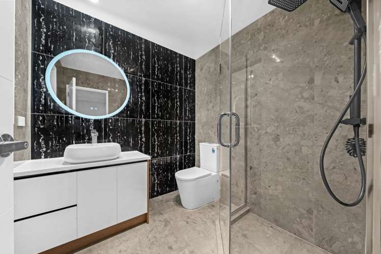 13 Mill Hill Close Flat Bush_17