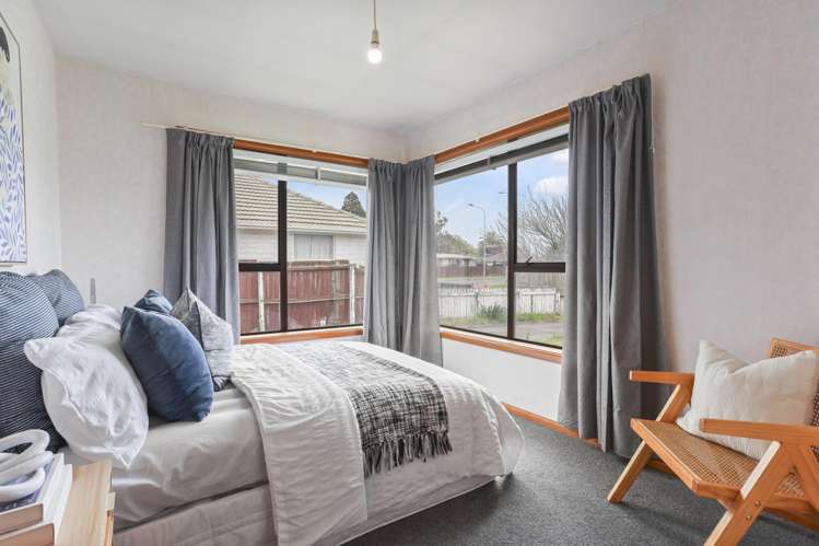 4 Kathleen Crescent Hornby_12
