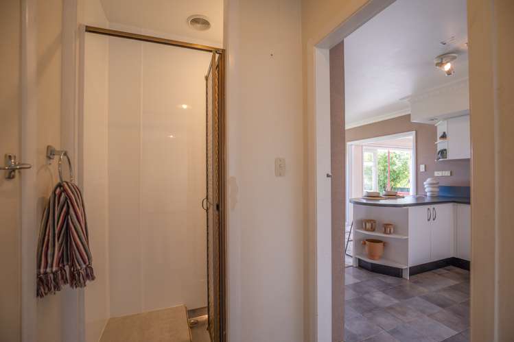 23 Neale Avenue Stoke_22