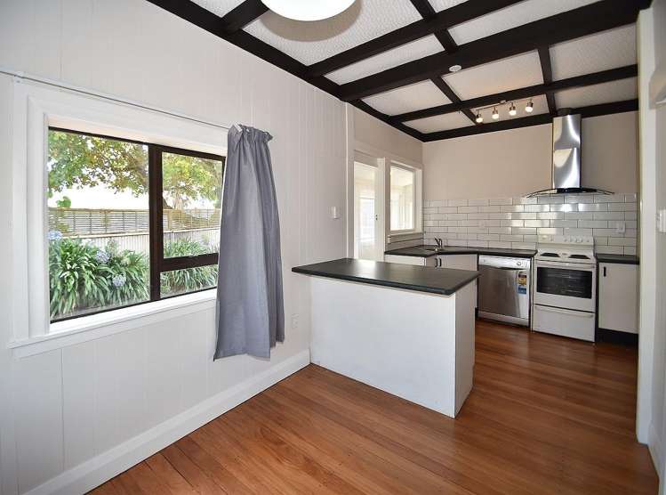 1097 Great North Road Point Chevalier_11