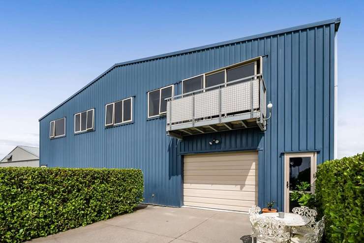 Former TVNZ weatherman Jim Hickey and his wife, Sue, are selling 192 Airport Drive, in New Plymouth. Photo / Supplied