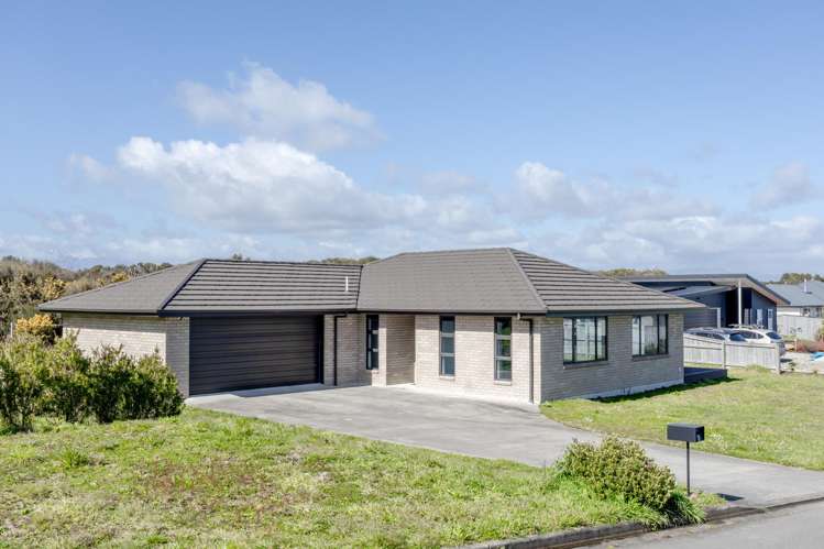8 Holly Robinson Place_0