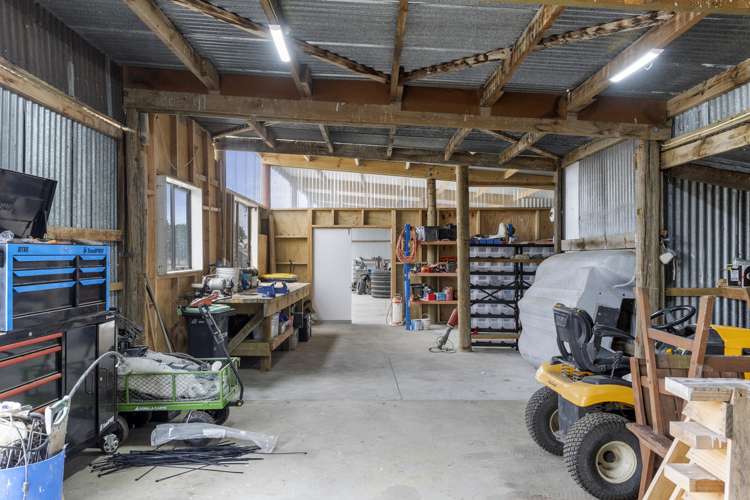 439 Johns Road Fernside_21