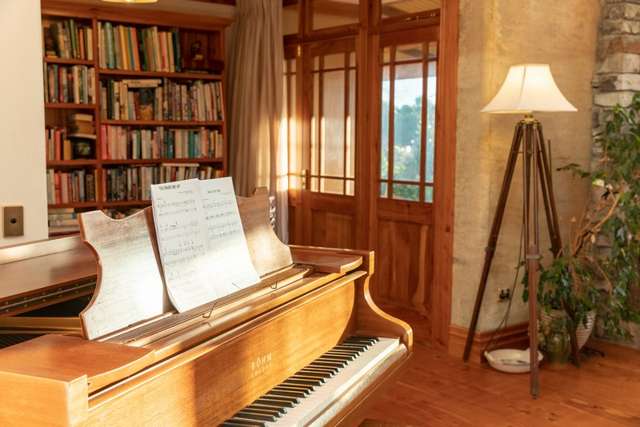 197 Main Road Tawa_1