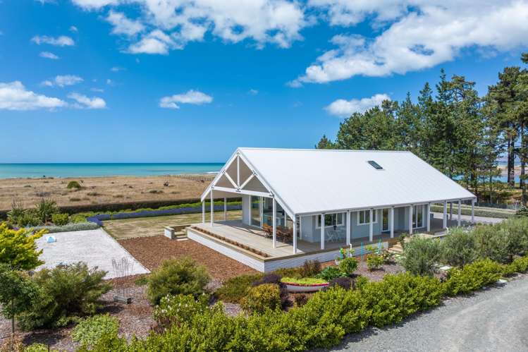 25 Bay End Rarangi_0