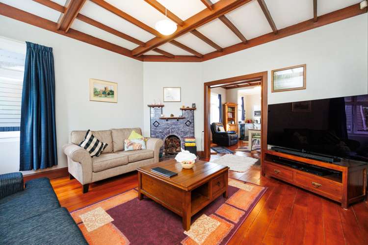 8 Burns Avenue Takaro_14