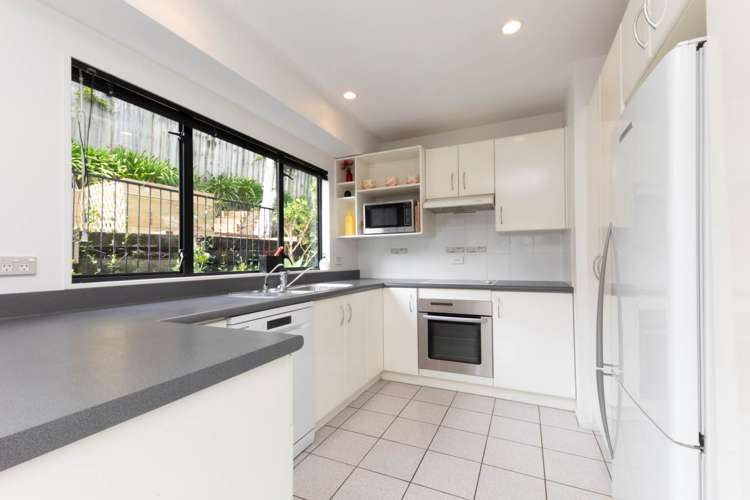 27 De Val Drive Titirangi_8