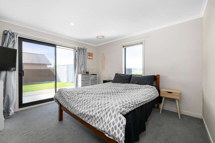 16 Spitfire Drive Burleigh_9