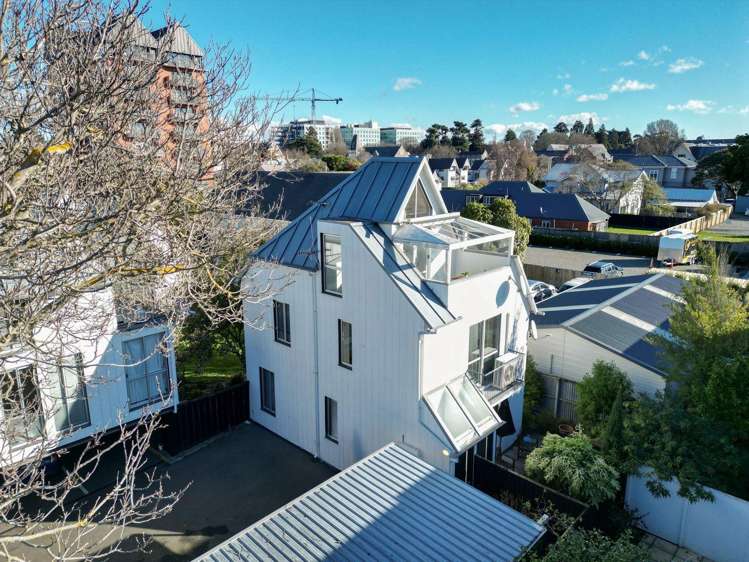 2/31 Gloucester Street_0