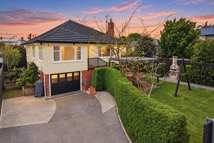 7 Stokes Avenue Te Atatu Peninsula_0