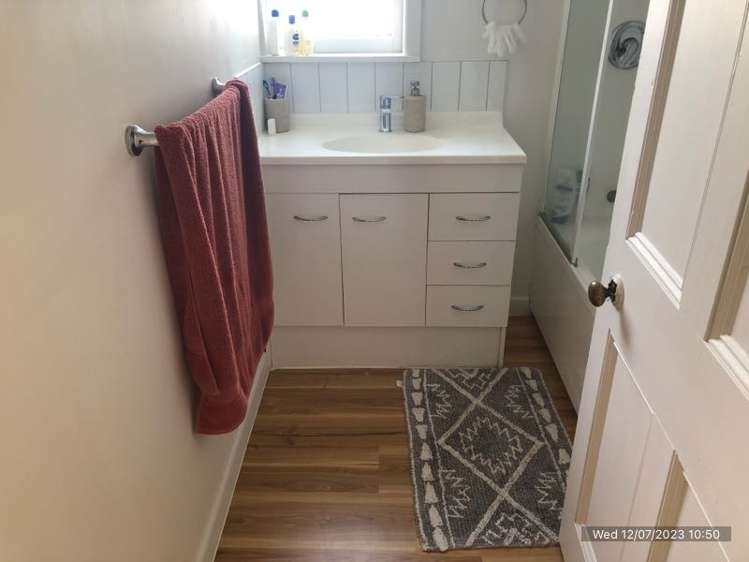 15 Paritutu Road 2164_8